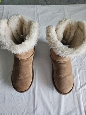 Women's Tan Faux-Shearling Winter Boots